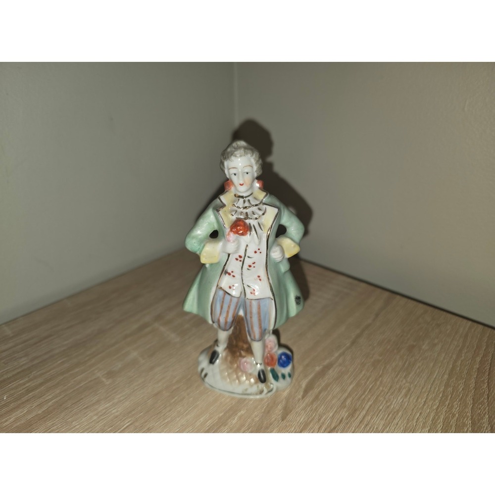Vintage Occupied Japan Porcelain Colonial Gentleman Figurine Green Coat‎ 5 Inch